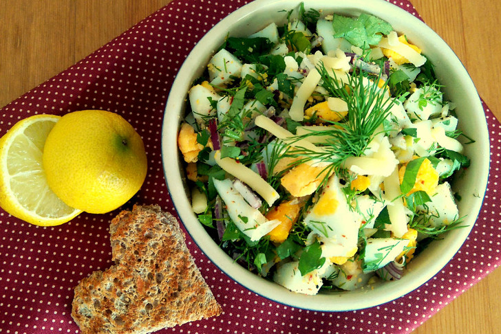 Kaşarlı Yumurta Salatası Tarifi