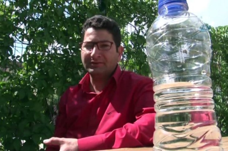 30 Yıldır Bir Bardak Bile Su İçmediğini İddia Eden İzmirli Çılgın Adam