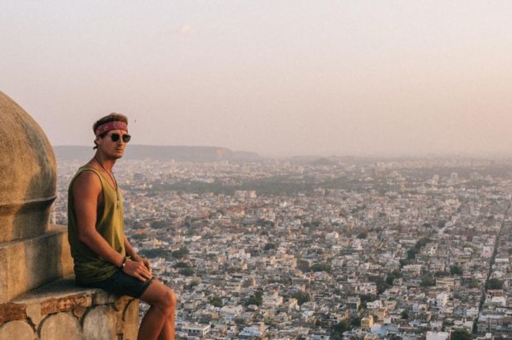 Dünyayı Gezerek Her Instagram Paylaşımı için 9 Bin Dolar Kazanan Şanslı Çift