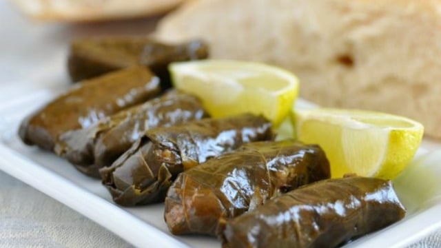 Bir Tane Yetmez: Zeytinyağlı Karalahana Sarması
