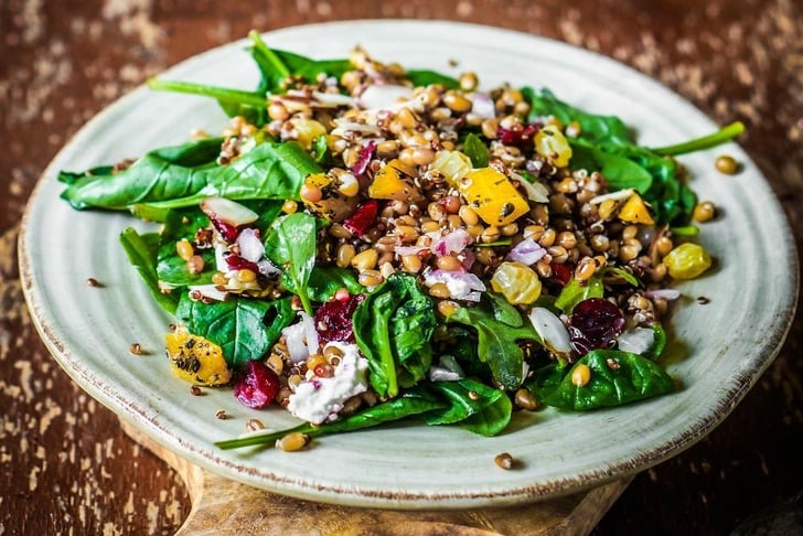 Mercimekli Ispanak Salatası Tarifi
