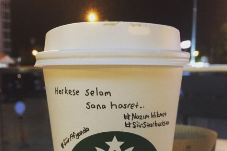 Kahveyi Ona Şiir Yazacak Kadar Çok Sevenler İçin 16 Şiir Starbucks'ta Örneği