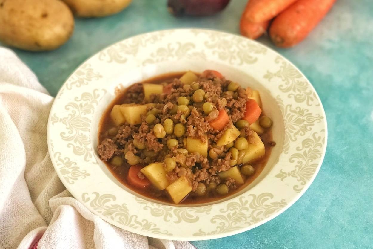 Yanına da Pilav: Kıymalı Bezelye