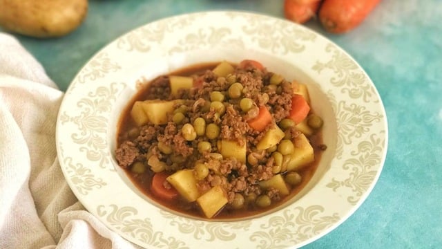 Yanına da Pilav: Kıymalı Bezelye