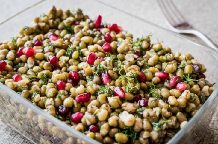 Beş Çayında ya da Altın Gününde İkram Edebileceğiniz 19 Nefis Salata Tarifi