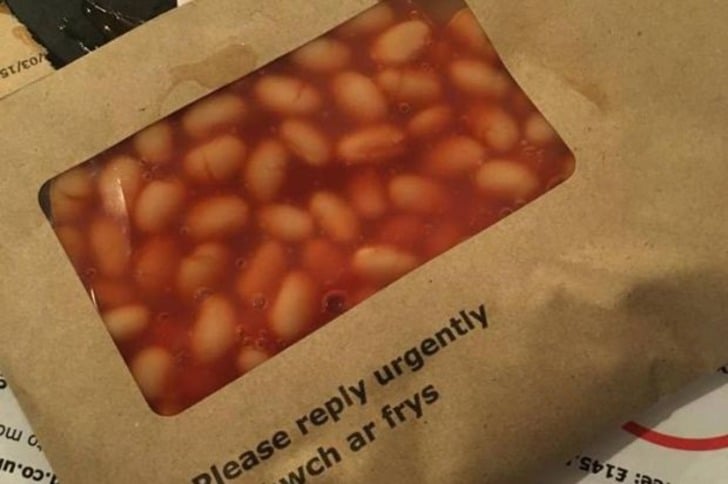 Hayatı Boyunca Bir Daha Kuru Fasulyenin Yanına Yaklaşmaması Gereken 14 İnsan