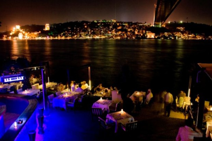 Evlenme Teklifi Etmek İçin Alternatif Mekanlar Arayanlara 9 Romantik Adres