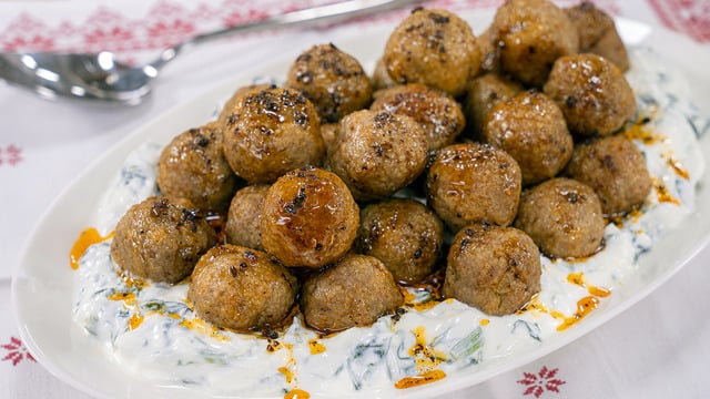 Muhteşem Bir Antep Yemeği: Cacıklı Arap Köftesi