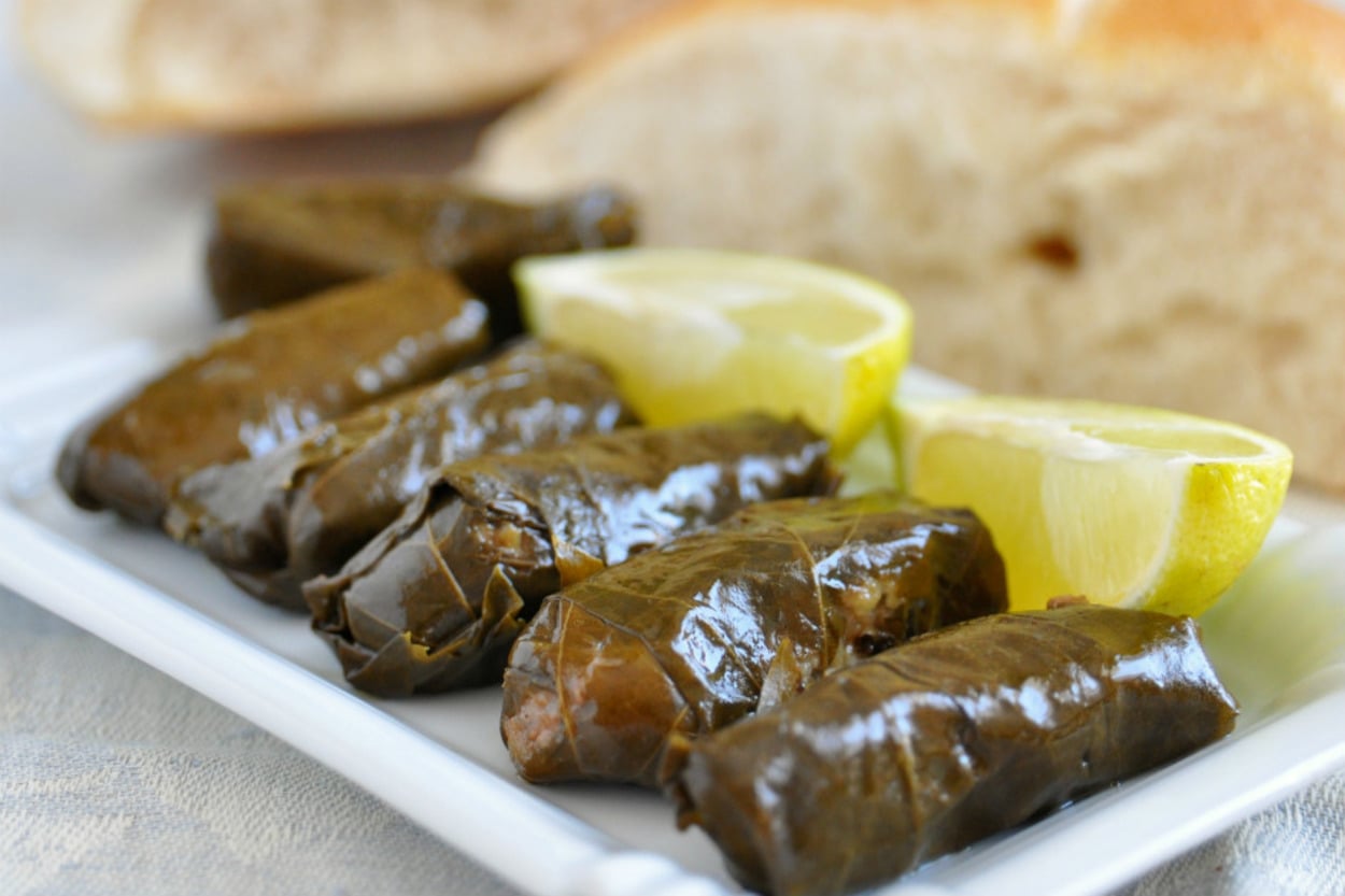Bir Tane Yetmez: Zeytinyağlı Karalahana Sarması