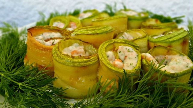 Suşiye Rakip: Füme Somonlu Kabak Ruloları