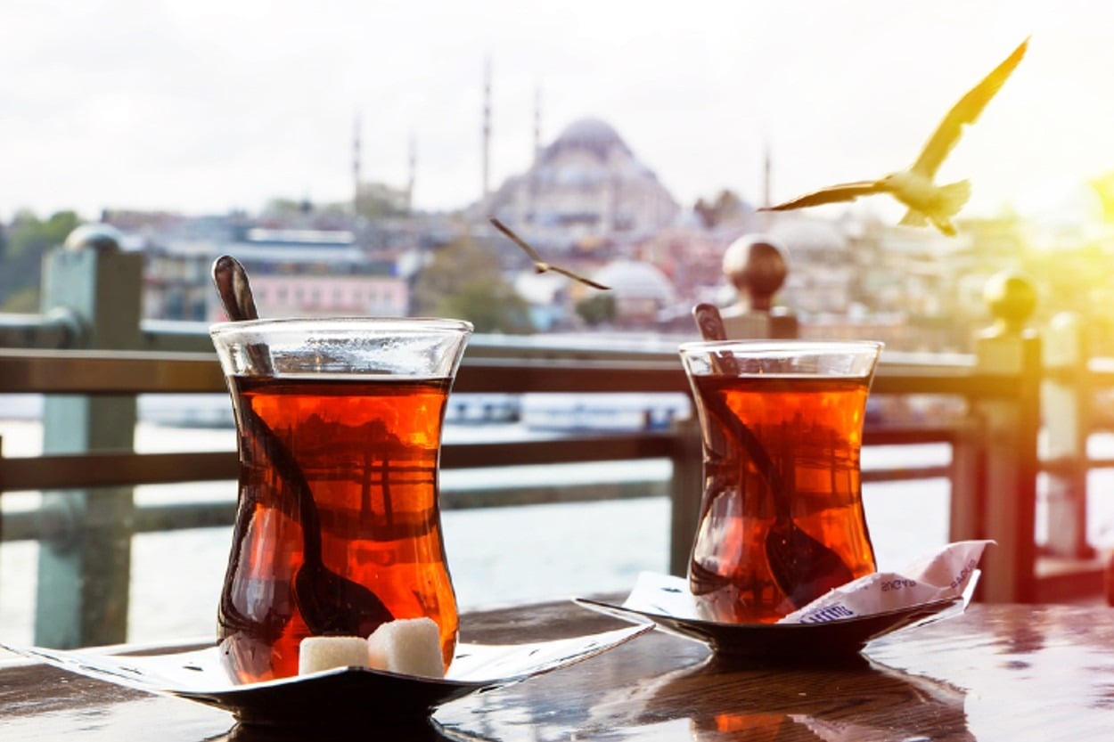 Çayın Aşkın ve Ruhun Gıdası Olduğuna Kanıt 20 Demli Şiir