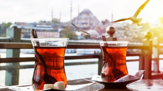 Çayın Aşkın ve Ruhun Gıdası Olduğuna Kanıt 20 Demli Şiir