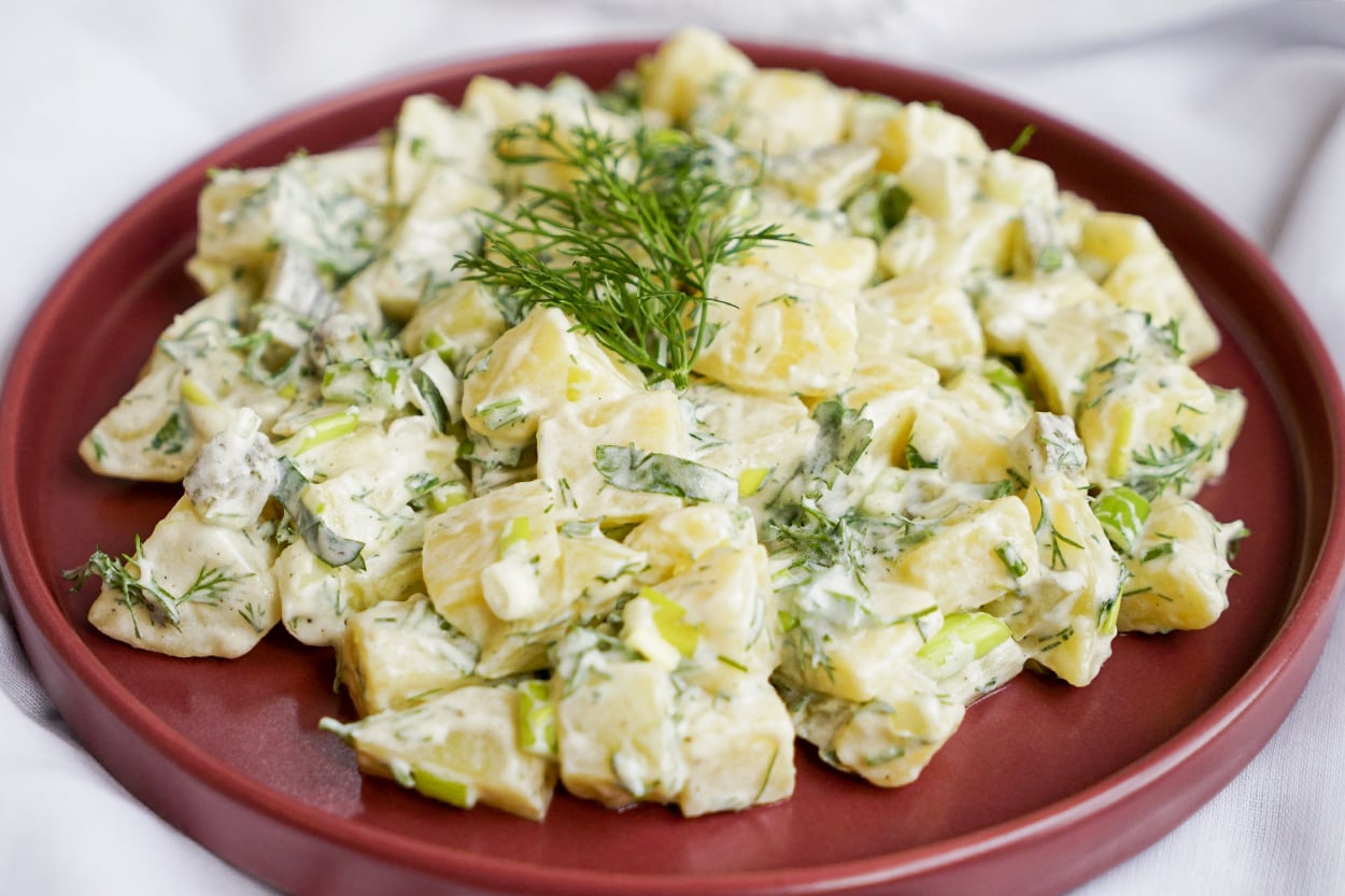 Daha Farklı: Yoğurt Soslu Patates Salatası