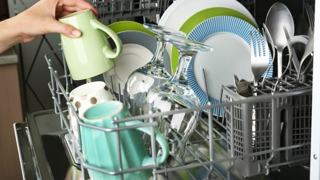 Bulaşıkları Bulaşık Makinesine Yerleştirirken Yaptığınız 9 Tatsız Hata