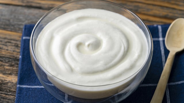 Ev Yapımı: Sade Yoğurt