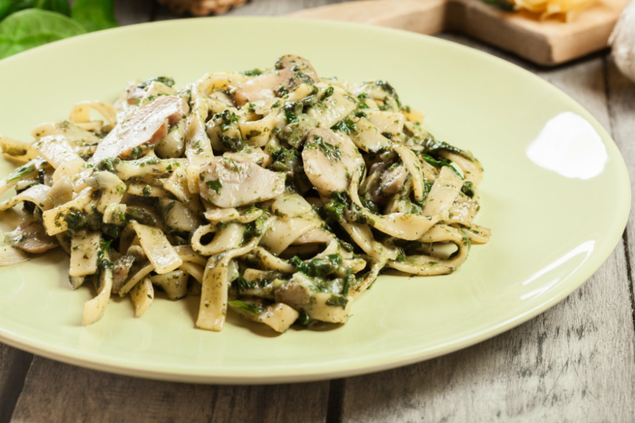 Yeni Yorum: Pesto Soslu Mantarlı Erişte