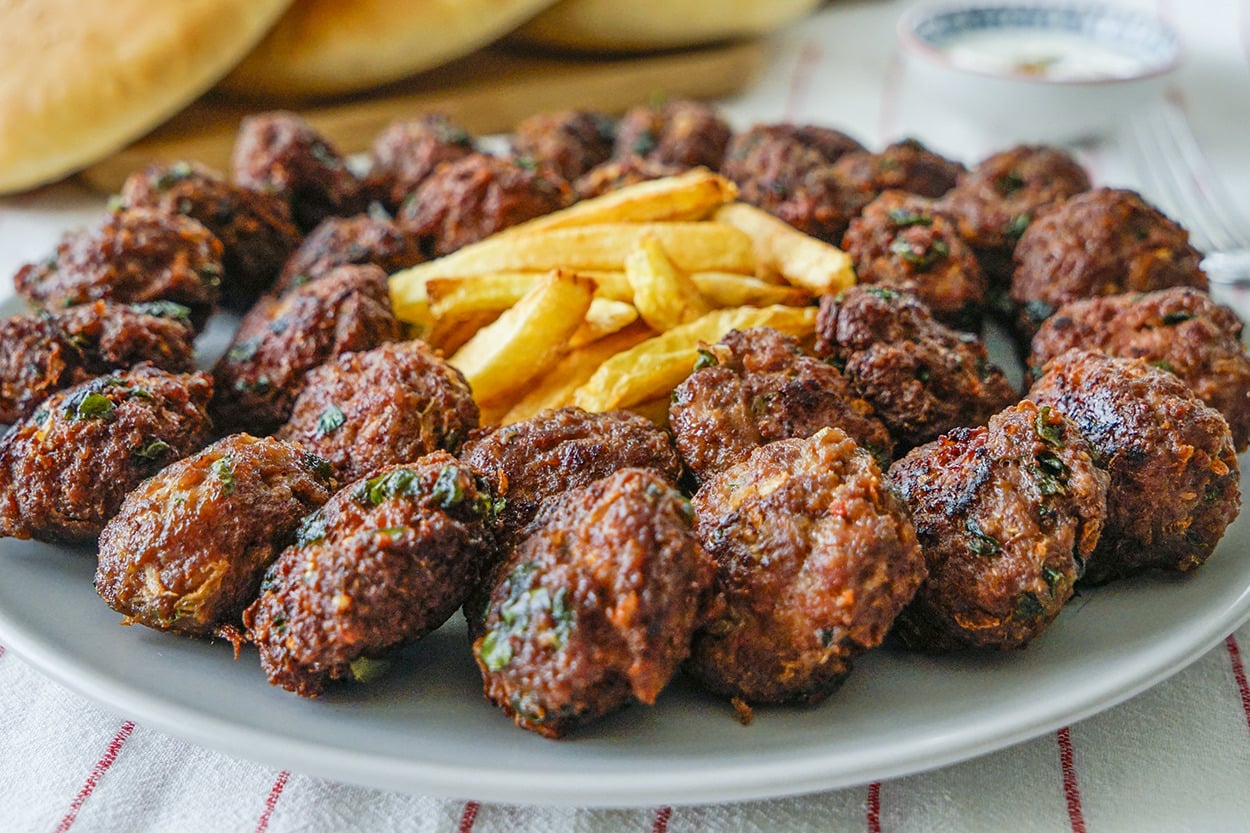 Ekmeğin Uğruna Bütün Yemeklere Küstüğü 22 Nefis Köfte Tarifi