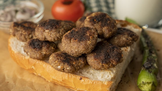 Unutulmaz Bir Sokak Lezzeti: Tükürük Köftesi