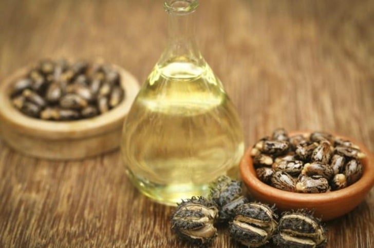 https://www.drweil.com/health-wellness/body-mind-spirit/hair-skin-nails/choosing-castor-oil/ | drweil