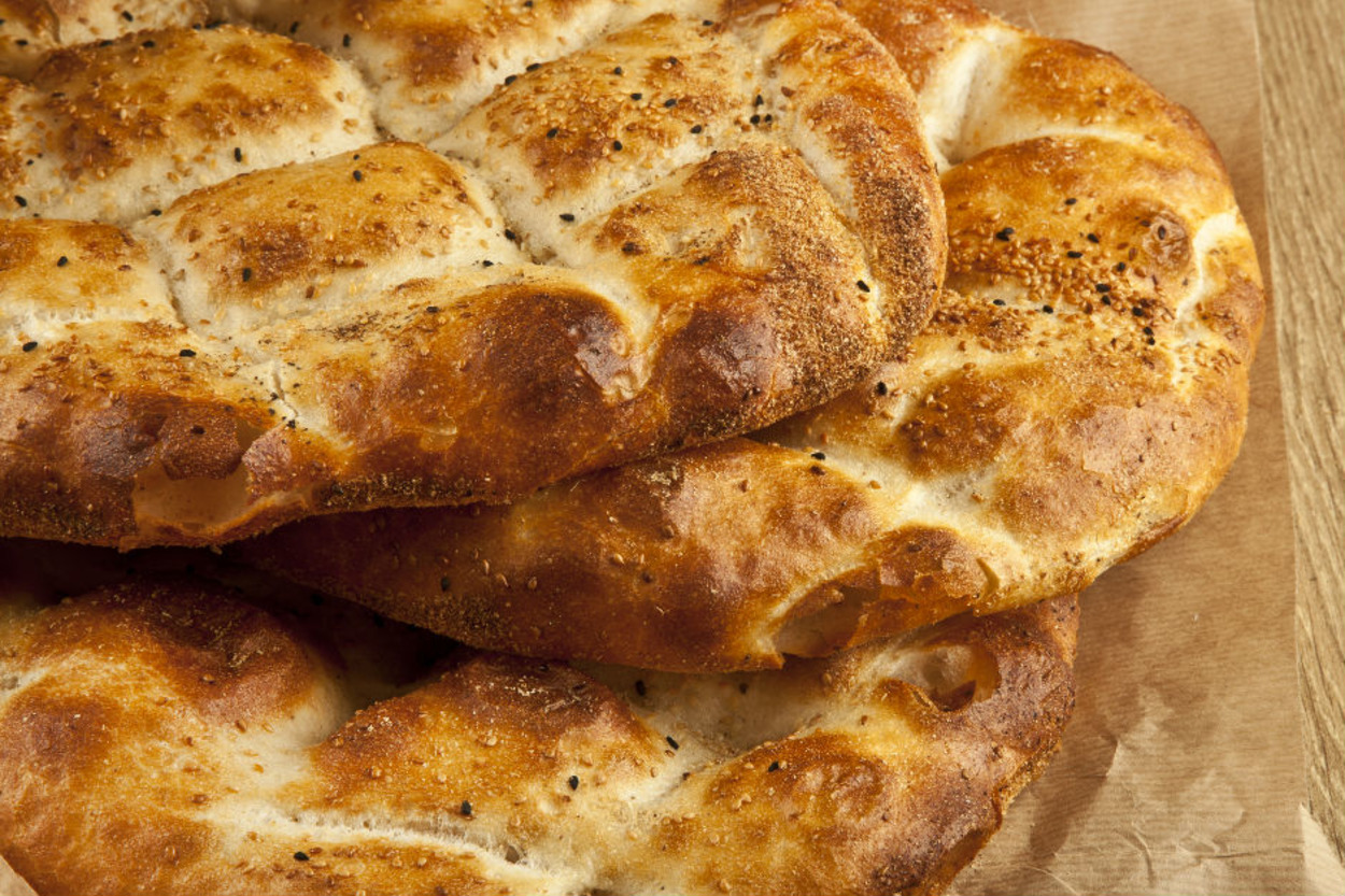 Köklü Tarihinden Evde Yapımına Dair Püf Noktalarına Karşınızda: Ramazan Pidesi
