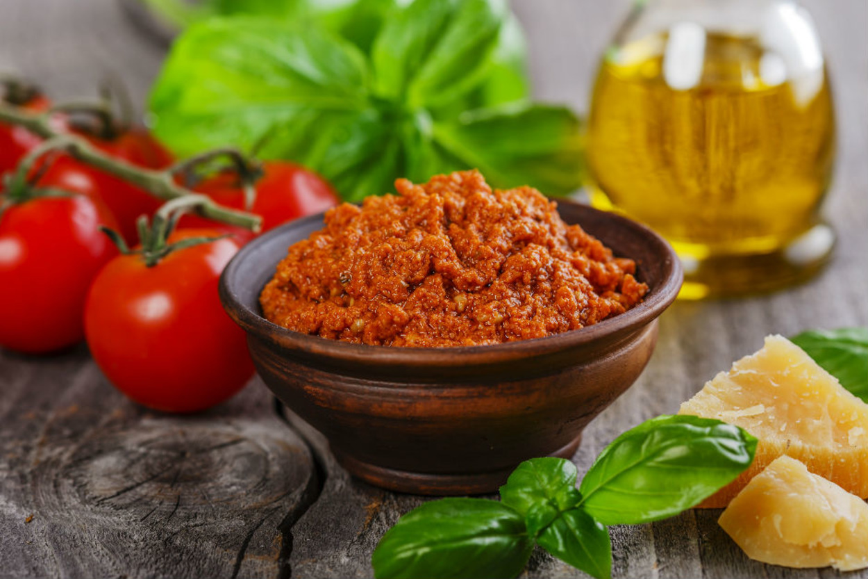 Kahvaltının Yeni Gözdesi: Parmesanlı Acı Sos