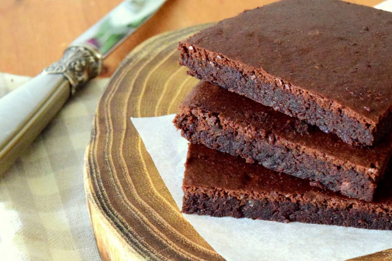 Yumuşacık Dokusuyla: Siyah Fasulyeli Brownie