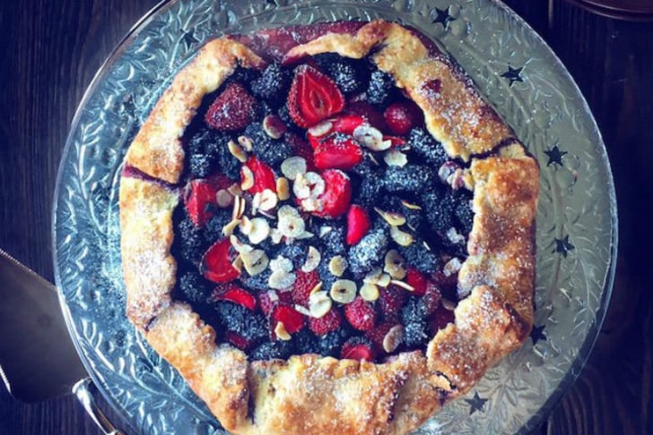 Karadutlu ve Çilekli Galette Tarifi