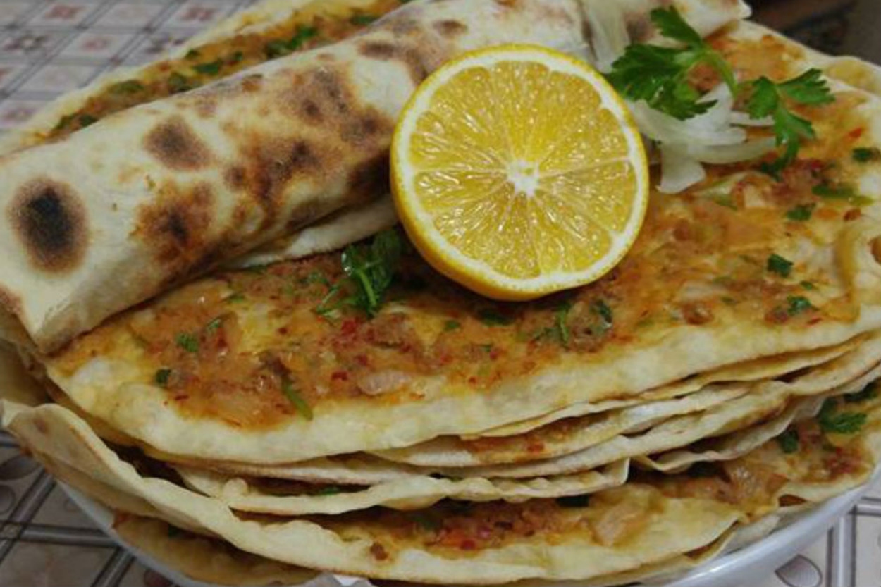 Hadi Toplanın: Ev Yapımı Lahmacun