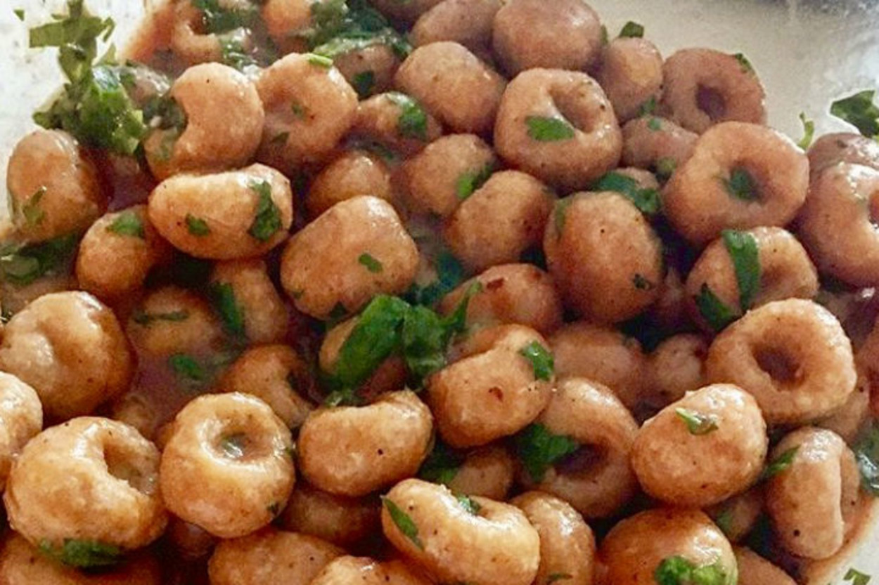 Yemelere Doyum Olmaz: Bol Soslu Fellah Köfte