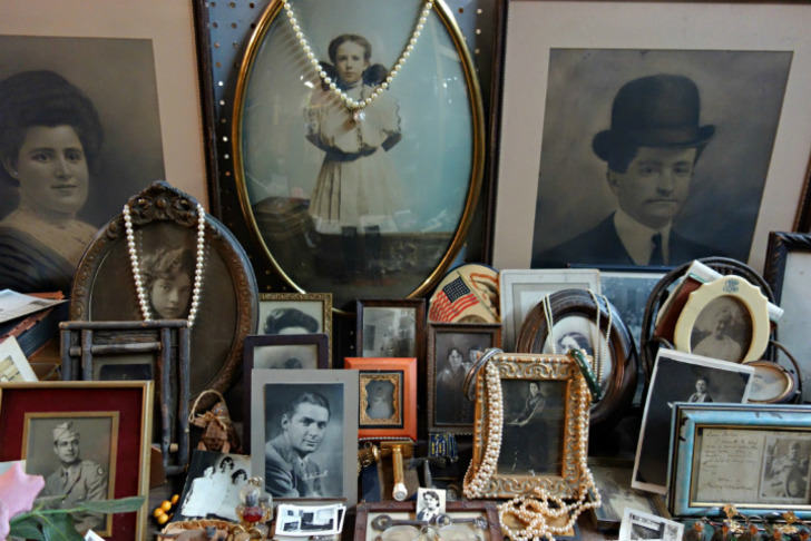 https://hyperallergic.com/368152/nyc-trash-is-a-museum-of-treasure/ | hyperallergic