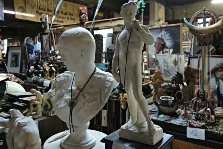 https://hyperallergic.com/368152/nyc-trash-is-a-museum-of-treasure/ | hyperallergic