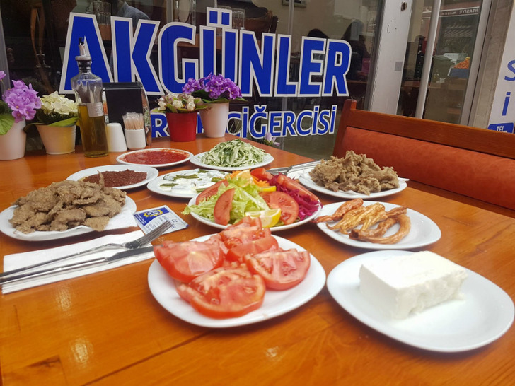 https://www.facebook.com/%C3%96z-Akg%C3%BCnler-Edirne-Ci%C4%9Fercisi-1419916164927194/ | facebook