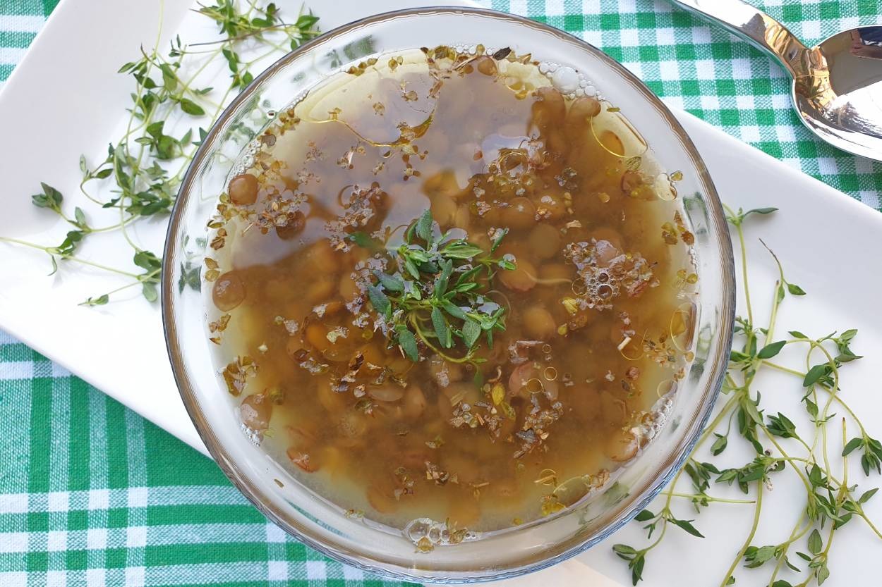 Besleyici ve Serinletici: Soğuk Mercimek Çorbası
