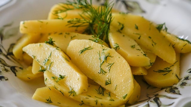 Özel Soslu: Patates Haşlama