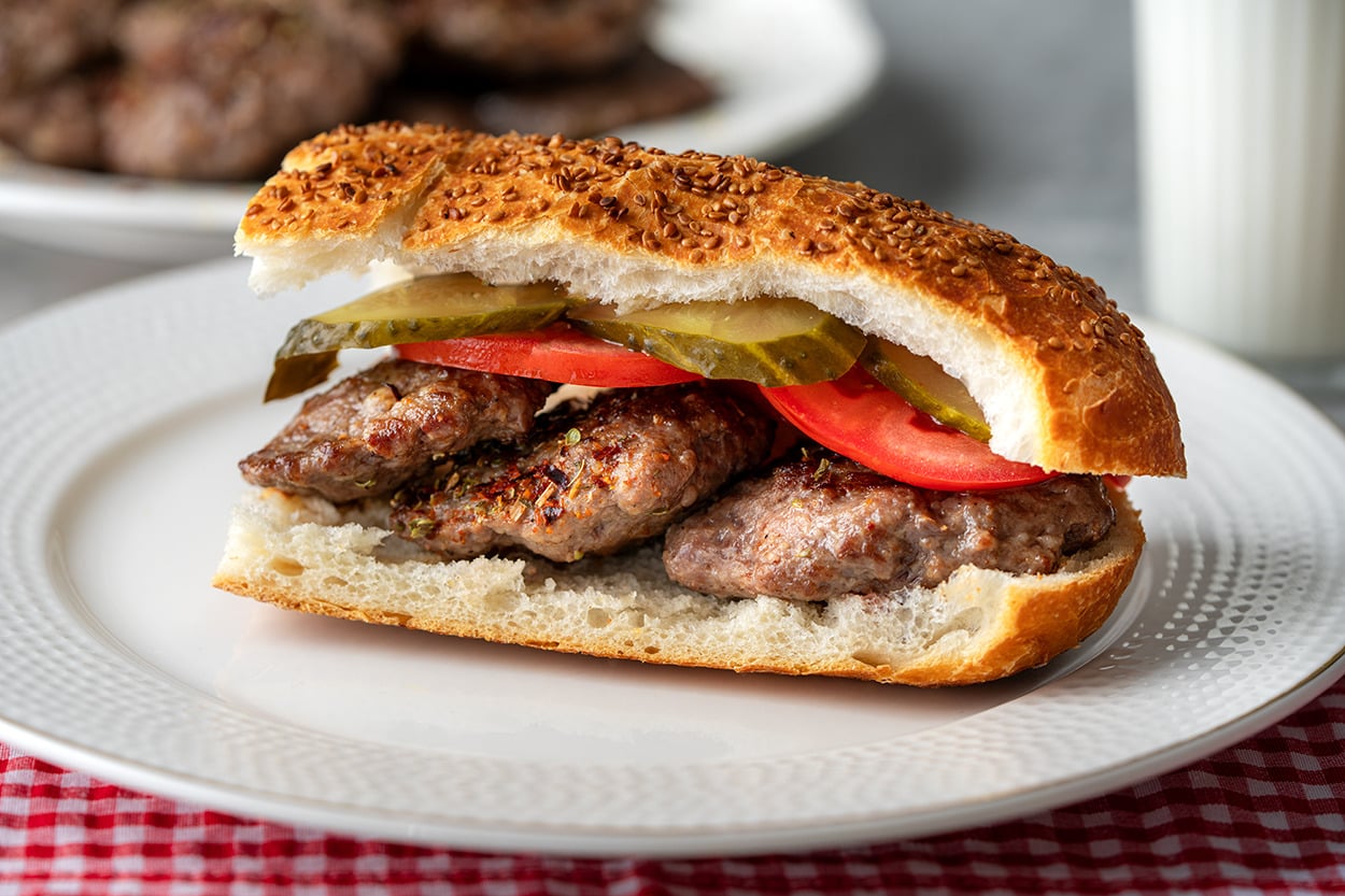 Hazırı Gibi: Ekmek Arası Köfte