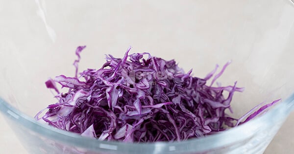 mevsim-salatasi-asama1-yemekcom