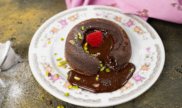 Suflenin Kardeşi: Çikolatalı Lav Kek (Lava Cake)