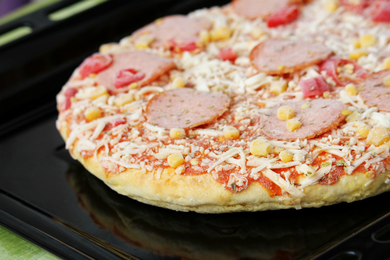 Vaktiniz Varken Yapın, Buzlukta Uzun Süre Saklayın: Dondurucu İçin Pizza Nasıl Yapılır?