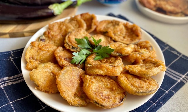 Yağ Çekmeden Pişer: Patlıcan Pane