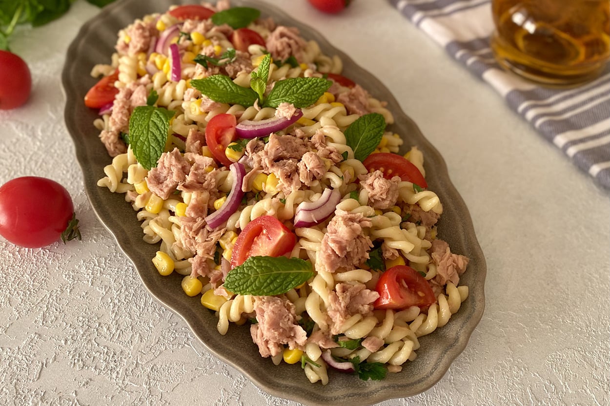 Tek Tabakta Bir Öğün: Ton Balıklı Makarna Salatası