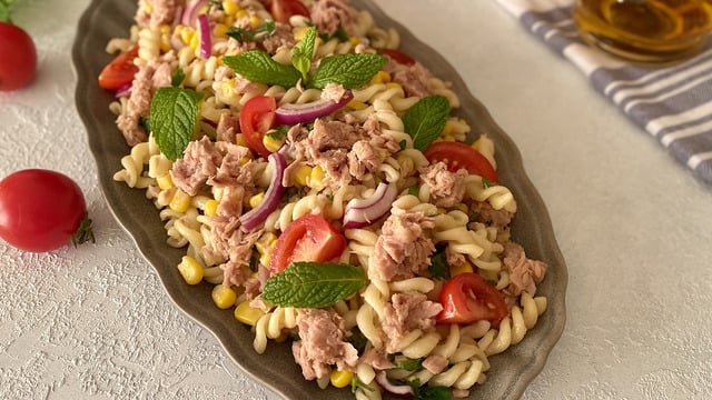 Tek Tabakta Bir Öğün: Ton Balıklı Makarna Salatası