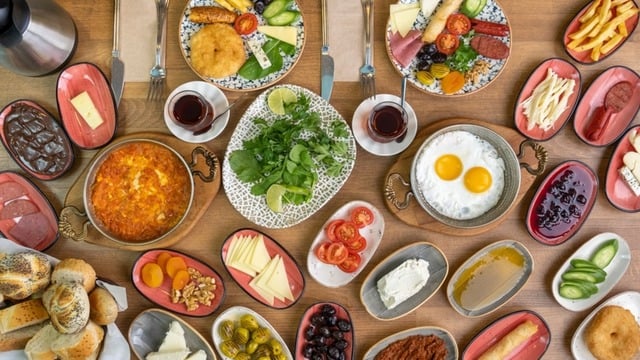 Akşam Yemeği ve Kahvaltı Arasındaki 16 Müstesna Fark