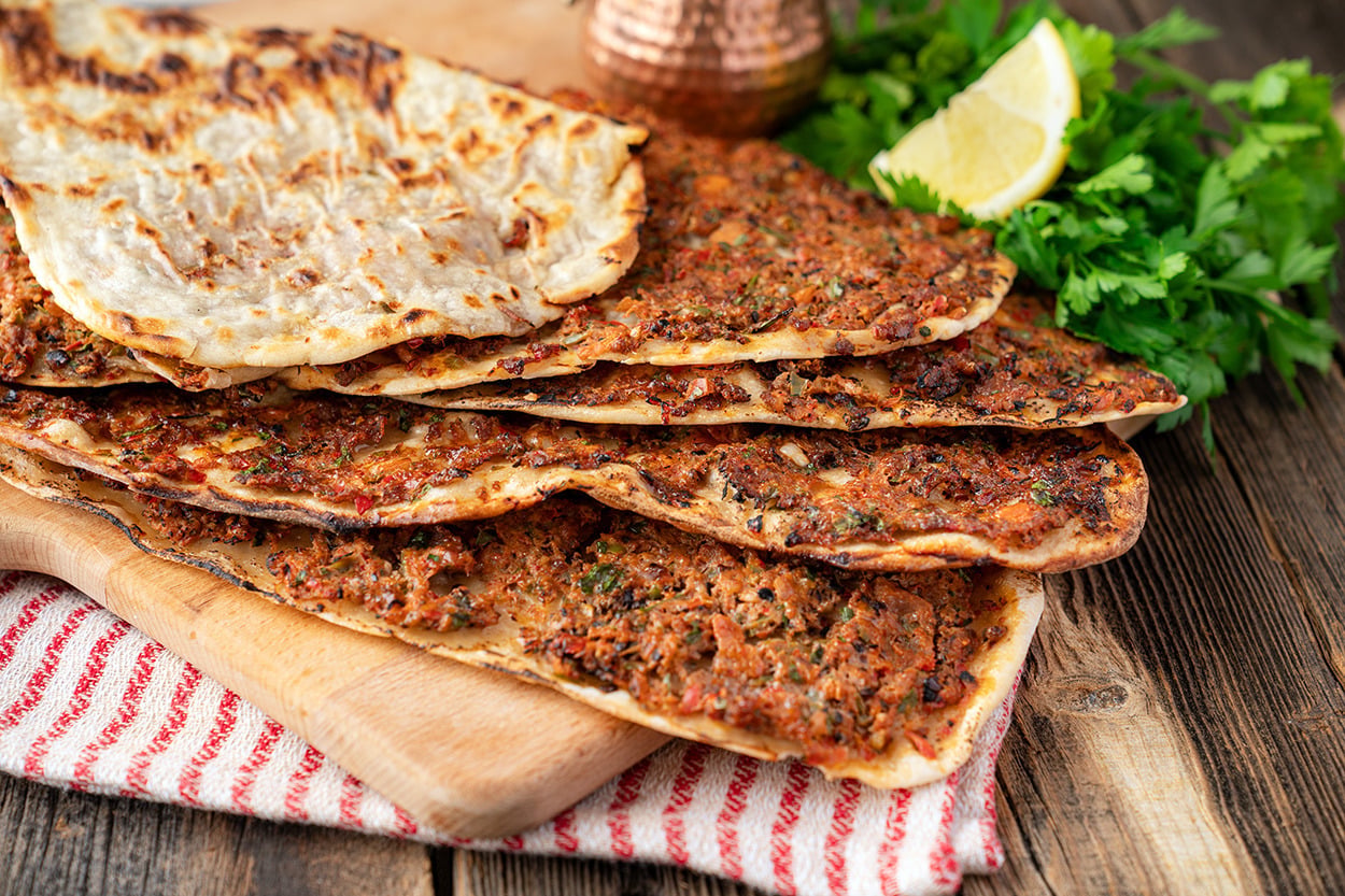 Garantili Yöresel Tarif: Antep Lahmacun