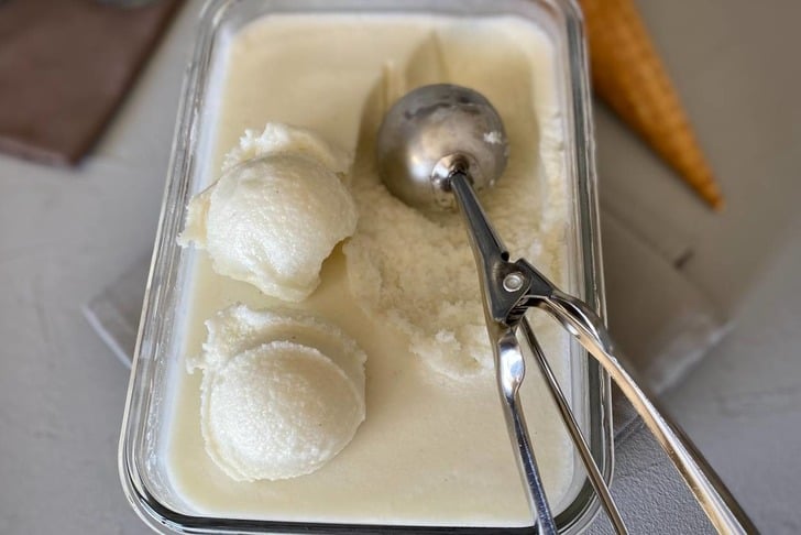 1 Paket Salep ile 1 Kilo Dondurma Tarifi