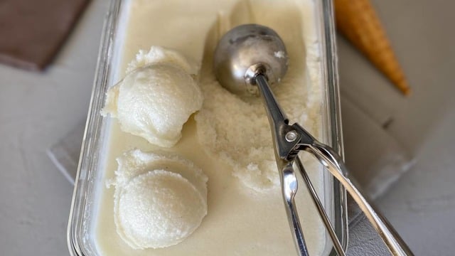 En Kolay Tarif: 1 Paket Salep ile 1 Kilo Dondurma