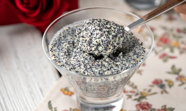 İçinde Bulgur da Var: Haşhaş Tatlısı 