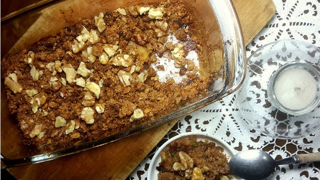 Az Kalorili ve Pratik: Apple Crumble (Elmalı Kırıntı Turta)