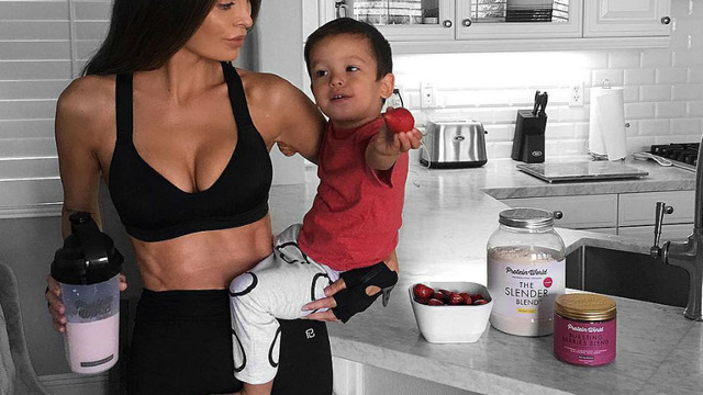 Görünce 6 Aylık Hamile Olduğuna Asla İnanamayacağınız 33 Yaşındaki Model