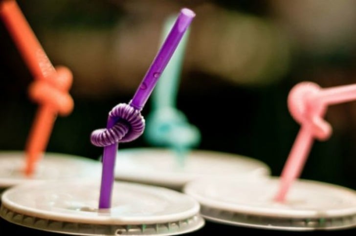 İçeceklerinizi Bir Daha Asla Pipetle İçmemeniz Gerektiğini Gösteren 6 Neden