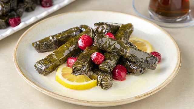 Saray Sofrasından: Vişneli Yaprak Sarması